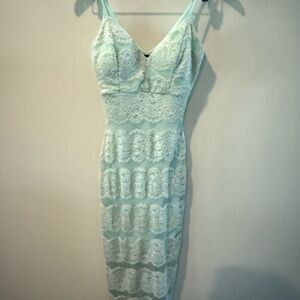Trac Lace Midi Dress in Mint Green Size S